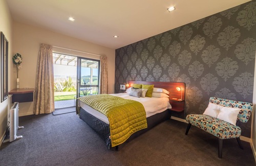 Rotorua Bed & Breakfast | City Lights Boutique Lodge