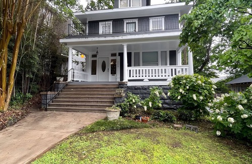 Glen Iris Apartment | City Lights UAB Cozy 1-Bedroom Getaway