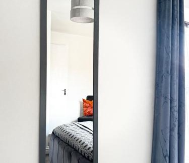 Kirkdale Apartment | City Link Apartments Perfect Stay for Concert Goers, Football Fans and Contractors, Closer to Liverpool City Centre, Everton, Liverpool Grounds