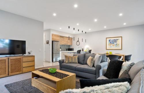 Merivale House | City Living - Christchurch Holiday Home