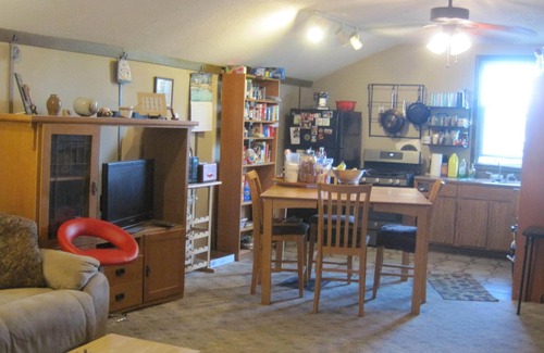 Syracuse Apartment | City Living Close To Every thing.nHospitals/Airport/State Fair/SU/Downtown