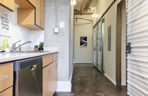 Old City Apartment | City Loft w/View of Gay St