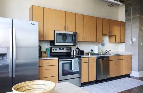 Old City Apartment | City Loft w/View of Gay St