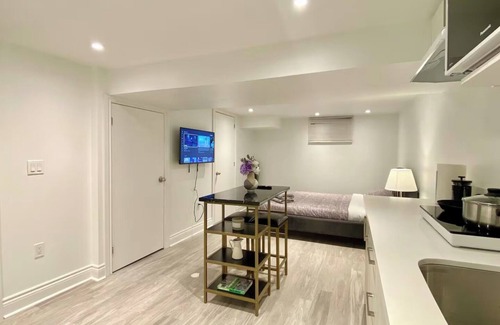 Clairlea Villa | City Luxe Residence