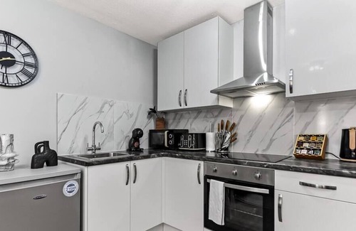 Seven Sisters Condo | City Oasis - 1 BD Flat in Central Location