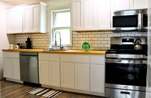 Black Rock Apartment | City Oasis - Private Porch - Cozy Fort Apartment