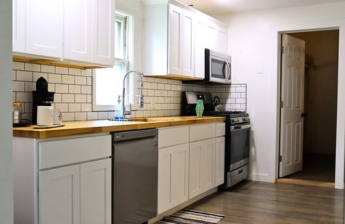 Black Rock Apartment | City Oasis - Private Porch - Cozy Fort Apartment