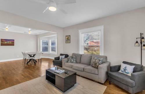 South Hyde Park Apartment | City of Fountains Getaway