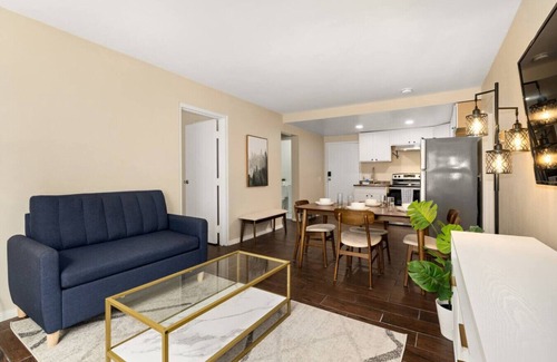 Willmore Apartment | City Parking Spot Close to Disneyland