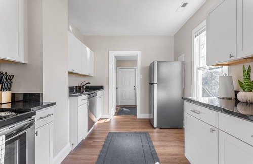 Hopewell House | City Point Historical Bungalow