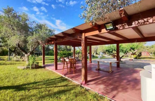 Sannicandro di Bari House | City refuge nestled in nature with swimming pool