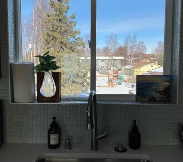 Sand Lake Apartment | City Retreat, 2bdrm near Airport