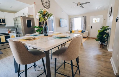 Charlotte House | City Retreat - 4 Bedroom Oasis with King & Private Yard near Downtown