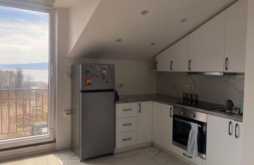 Struga Apartment | City Retreat Apartment