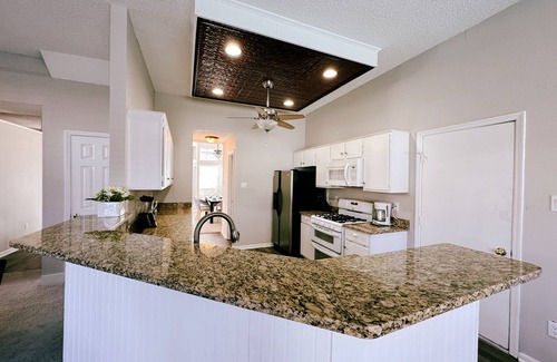 Flower Mound House | City Retreat w/Pool & Near Lake