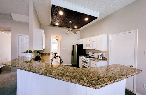 Flower Mound House | City Retreat w/Pool & Near Lake