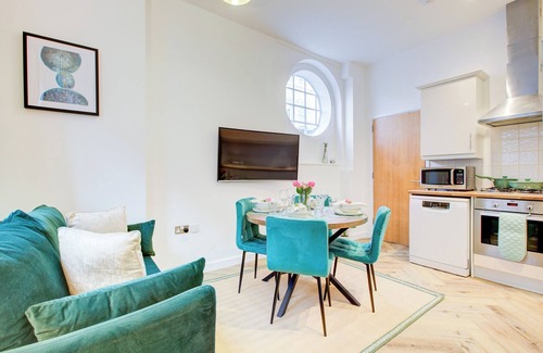 Deptford Apartment | City Retreat with Large Outdoor Terrace near Greenwich and Canary Wharf