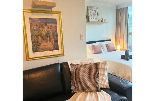 Downtown Vancouver Apartment | City Retreat With Views in the Heart of Downtown