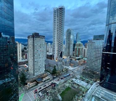 Downtown Vancouver Apartment | City Retreat With Views in the Heart of Downtown