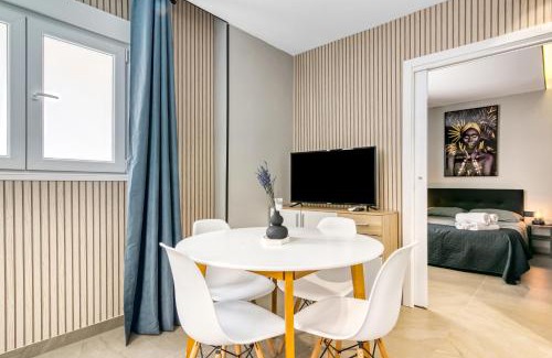 Torrefiel Apartment | City Scape Suites