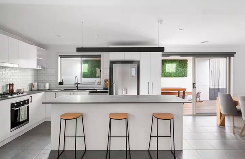 Charlemont House | City & Sea Retreat – Family Friendly Stay