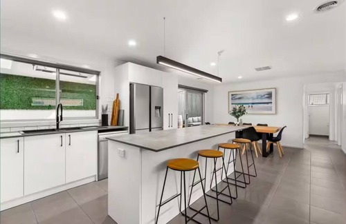 Charlemont House | City & Sea Retreat – Family Friendly Stay