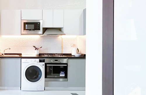 Al Barsha Apartment | City Serenity: Modern Studio with Stunning Views