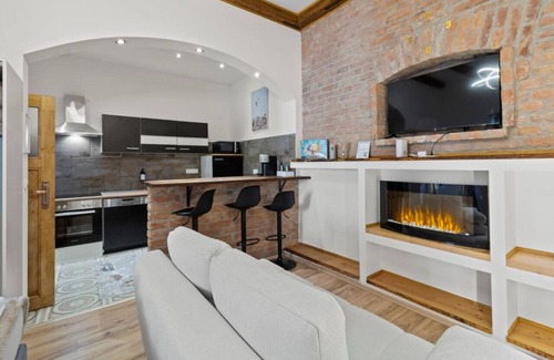 Oberlaa Apartment | City & Sky: Vienna Apartment Close to the Airport
