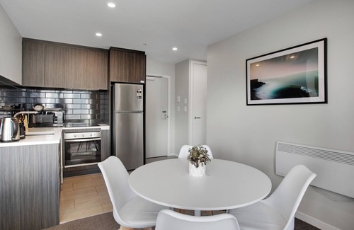 Newton Apartment | City Skyline Apartment near Myers Park