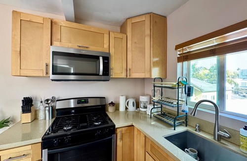 Sherman Heights Apartment | City Skyline Hideaway Victorian Architecture 1 Bed