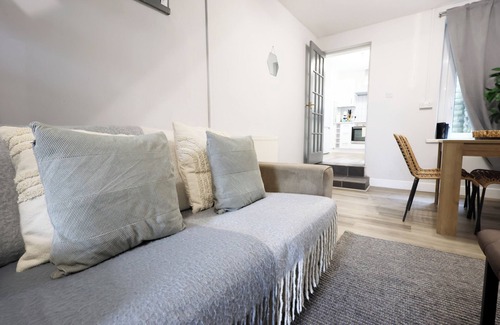 Castle Apartment | City/Sleeps 5/TV Every Room