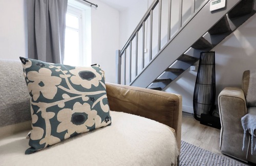 Castle Apartment | City/Sleeps 5/TV Every Room