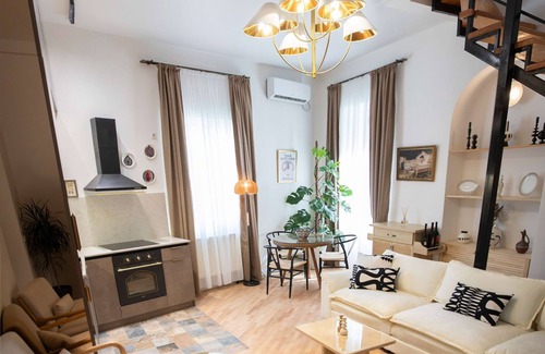 Tbilisi City Centre Apartment | City Soul - Charming 2-bedroom apartment in Tbilisi Old Town