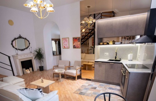 Tbilisi City Centre Apartment | City Soul - Charming 2-bedroom apartment in Tbilisi Old Town