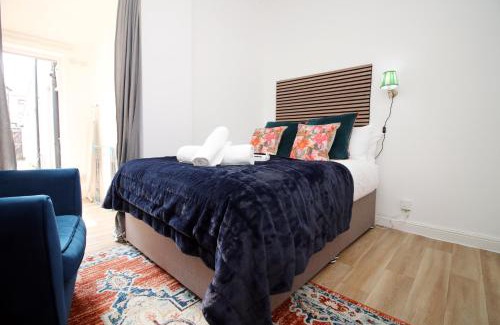 Grangetown Apartment | City Stay! Smart TVs in every room! Sleeps 4 & Parking Available, 2 min walk to Shops, Bars and Restaurants