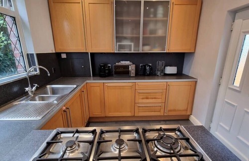 Manchester House | City SuperHost House on Rochdale Road