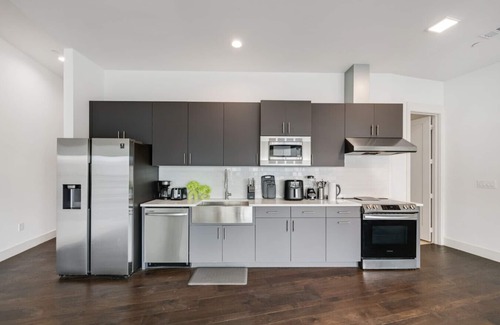 Cedars Apartment | City View 1BR I Gym I Free Parking I Workspace