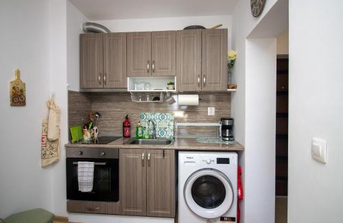 Studentski Grad Apartment | City View Apartment + Parking