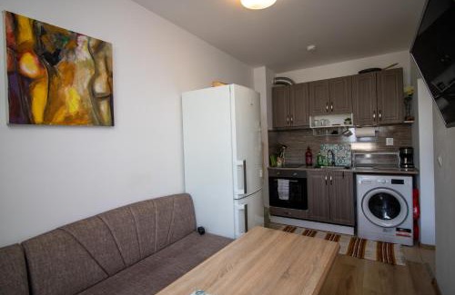 Studentski Grad Apartment | City View Apartment + Parking