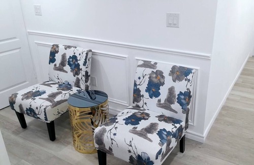 Orillia Apartment | City-View Apartment with Hot Tub (3 Bedrooms)