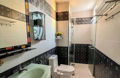 Larut Apartment | City View Condo near Lake Garden