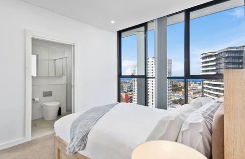 Wollongong CBD Apartment | City View Escape Panoramic Wollongong Longstays
