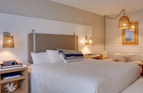 North Ocean City Hotel | City View King, Ashore Resort & Beach Club, Beachfront Bar, Ocean City