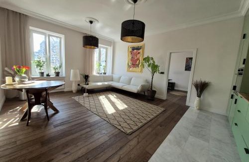 Mirow Apartment | City View