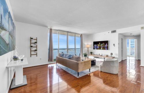 Brickell Apartment | City-View Retreat in Brickell 2BR and Free Parking