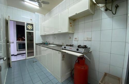 Downtown Dubai Apartment | City View Room in a Shared Apart