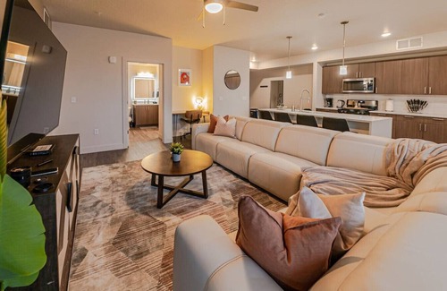 Rio Grande Apartment | City Views 2BR 2BA Pool/Gym Convention Centre