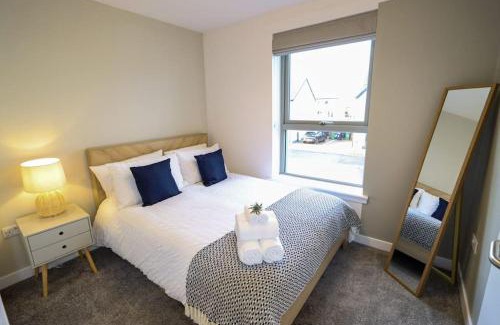 Auchengray Apartment | City Views by the Castle, Free Designated Parking.