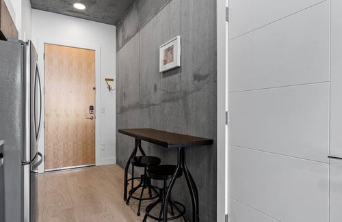 Rio Grande Apartment | City Views! Luxury King bed/gym/pool+HTub/