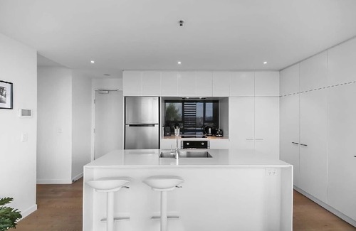 Flemington Apartment | City Views, Melbourne Cup WinnernEntire rental unit in Kensington, Australia